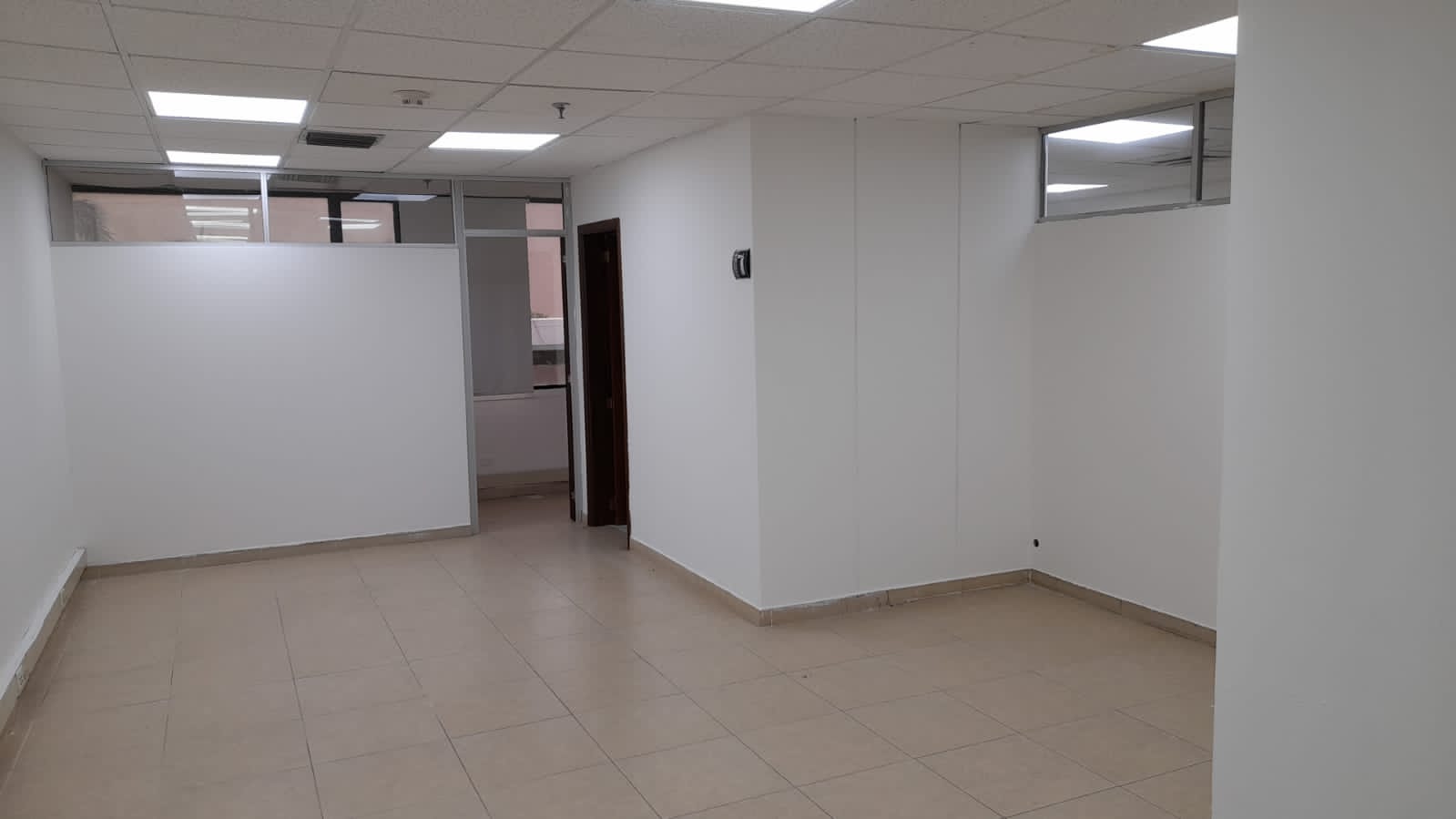 OFICINA EN ARRIENDO, VILLA COUNTRY