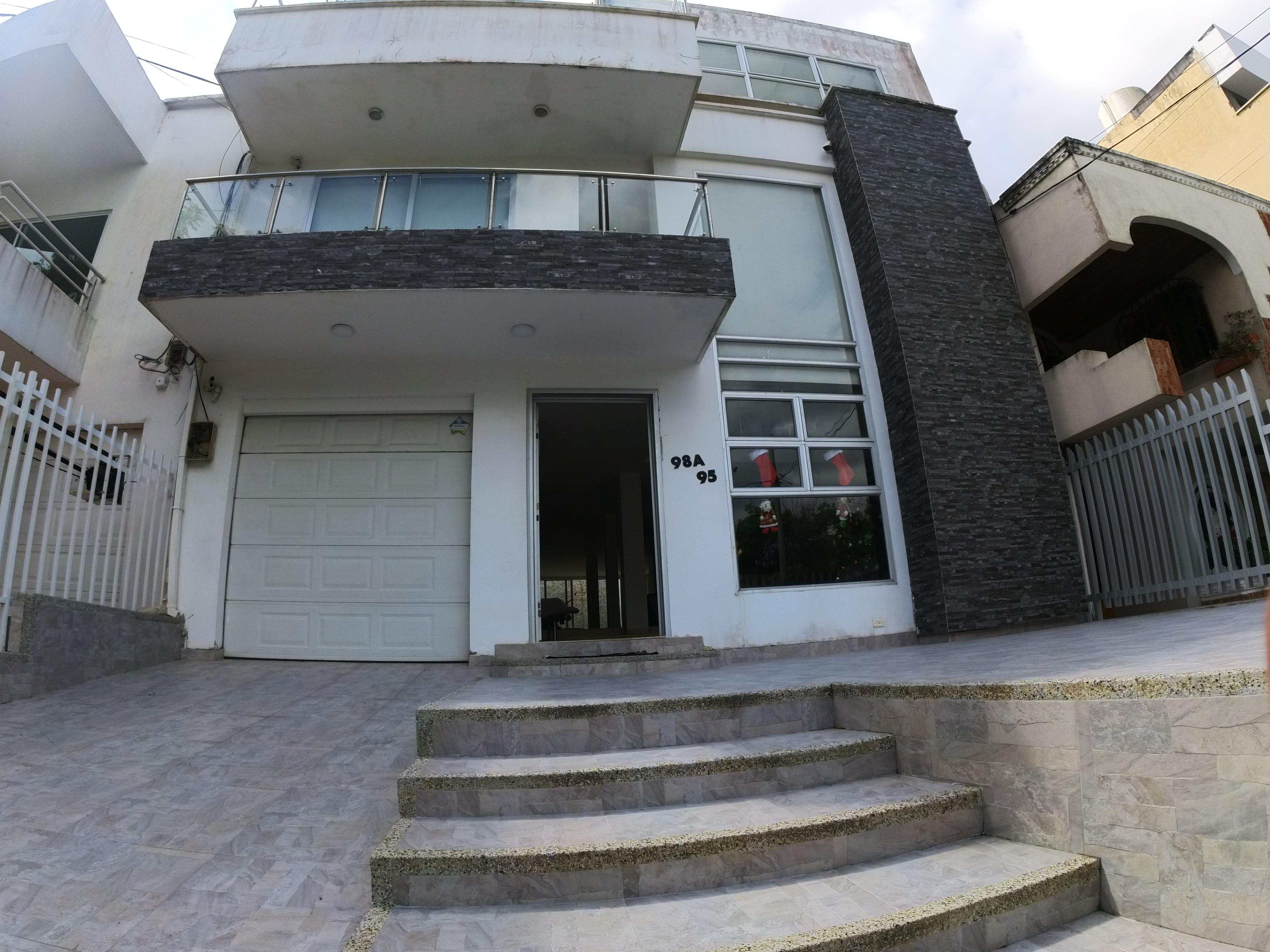 CASA EN ARRIENDO, VILLA SANTOS
